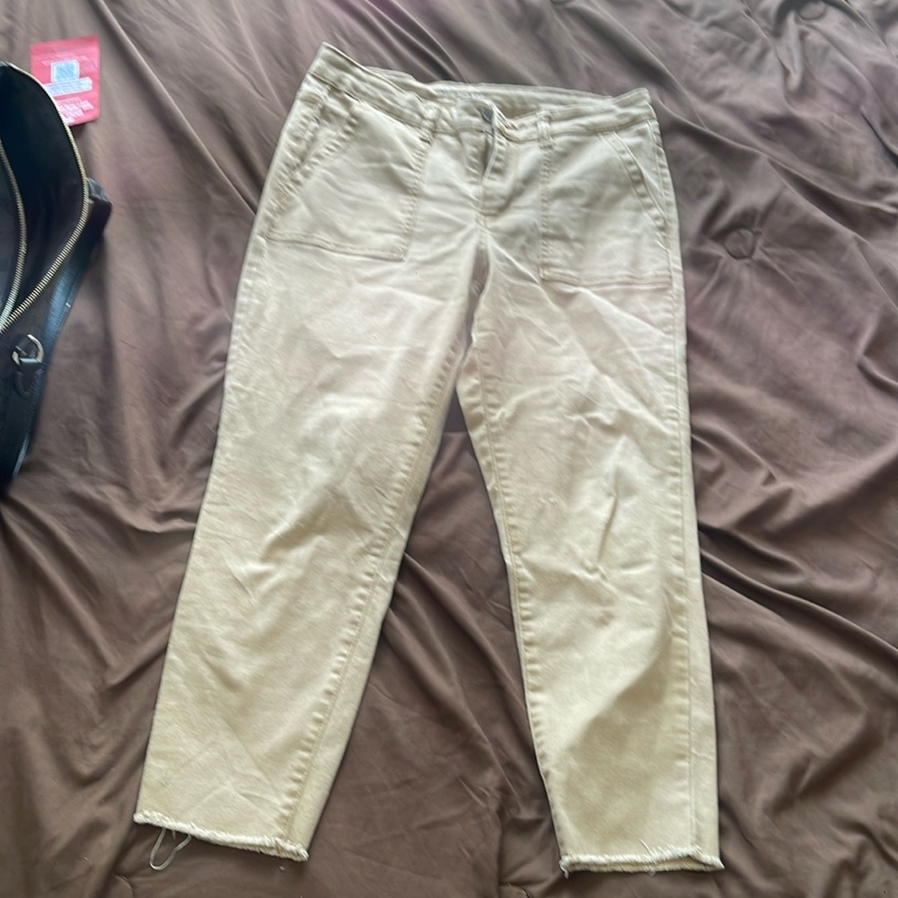 Khaki capris